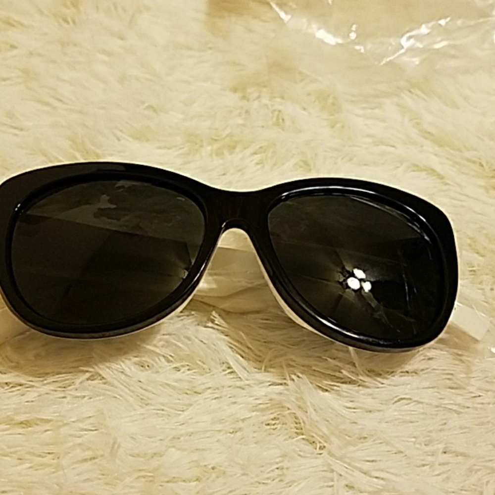 Dior Inedite HDUYI Sunglasses.